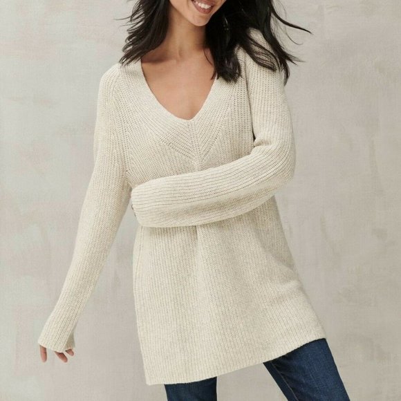 Lucky Brand Sweaters - Lucky Brand V-Neck Pullover in Oatmeal Color Ribbed Womens XS